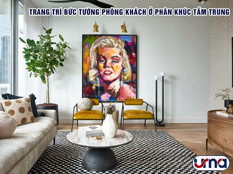 trang-tri-buc-tuong-phong-khach-o-phan-khuc-tam-trung